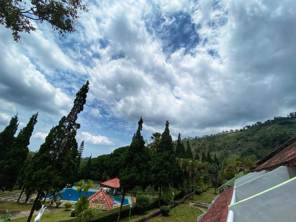Grand Whiz Hotel โบรโม ภายนอก รูปภาพ